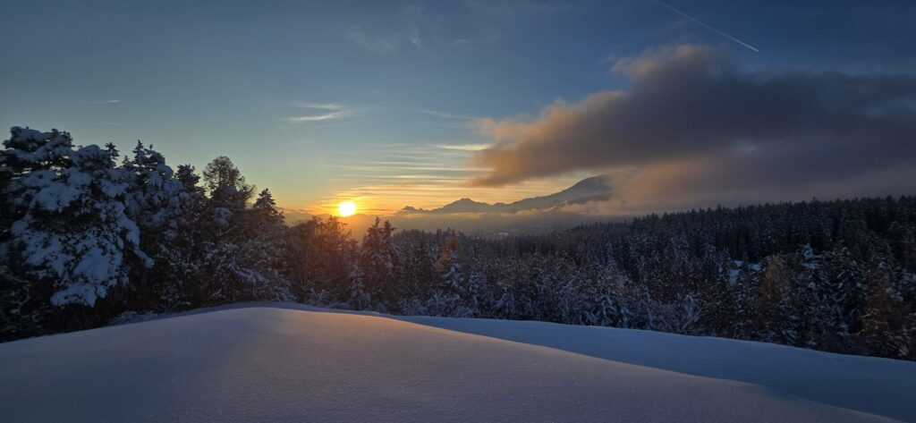 Paysage de montagne Valais horizon pour le bien-être.